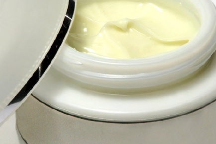 Acacetin